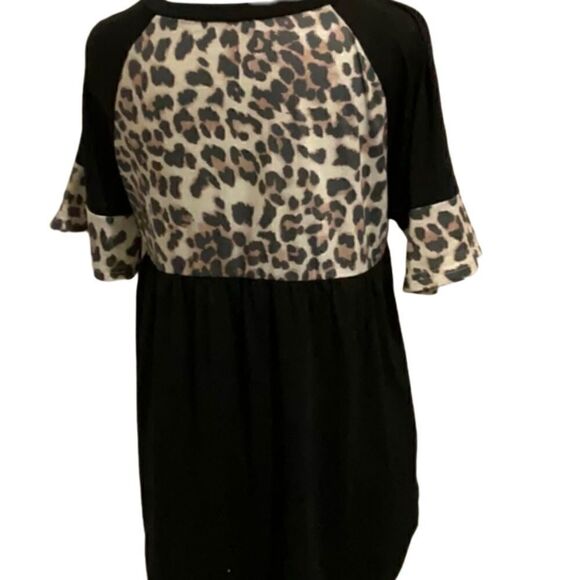 NWOT Leopard shirt   - Picture 2 of 4